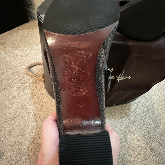 Almost new in box COLE HAAN Harper Boot in Black Snake Print size 7.5 - Picture 4 of 4